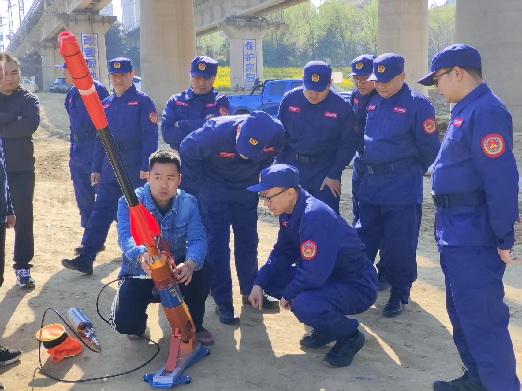 唐河县应急管理局组织综合应急救援队开展水域救援技能专项训练