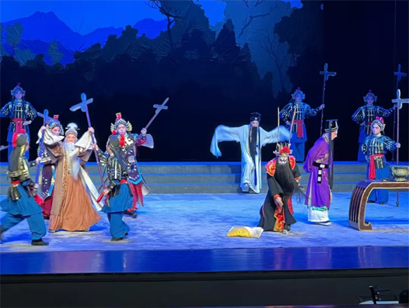 领航|信阳师范大学学子探索豫剧创新性传承之路