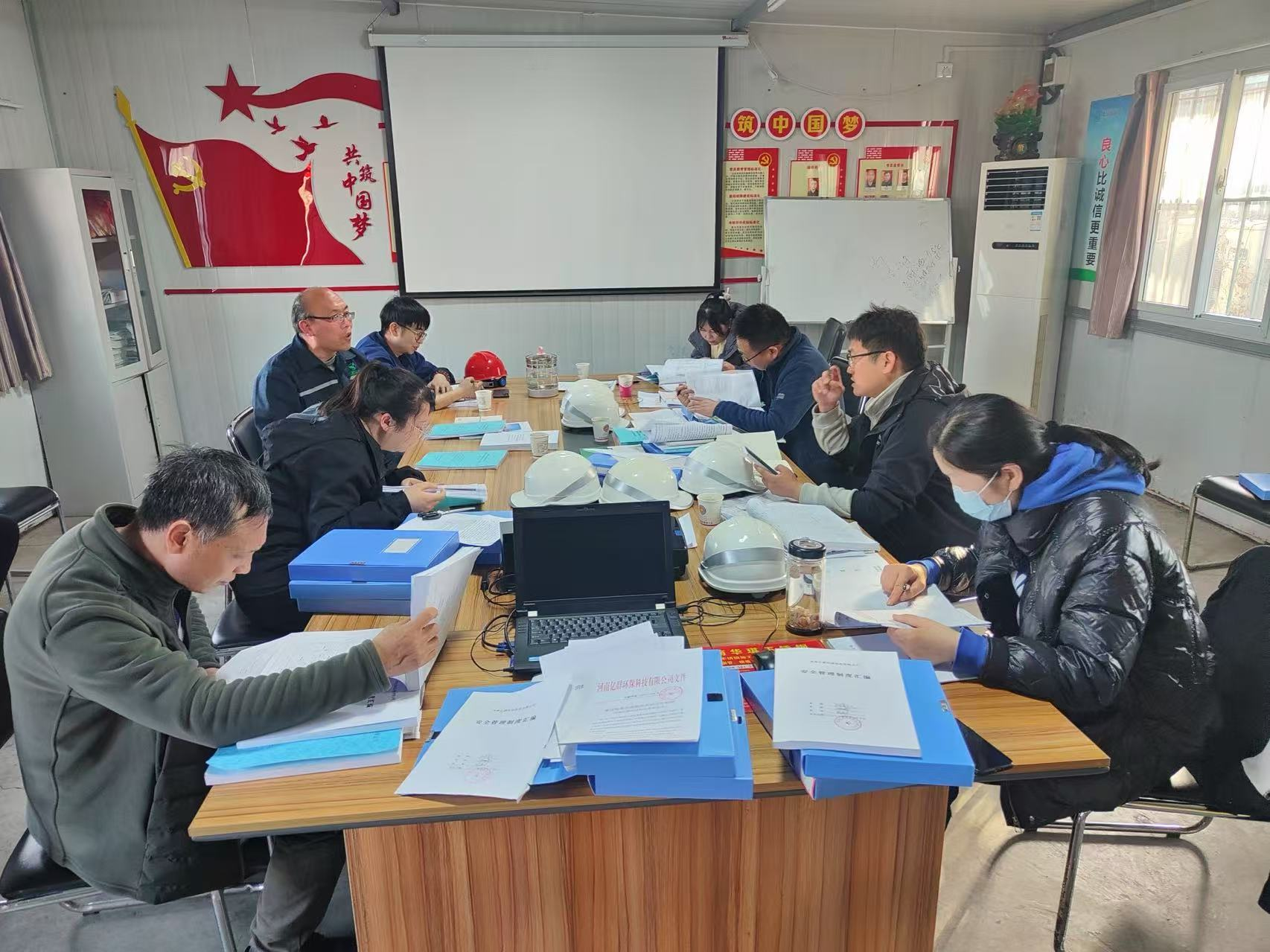 义马市应急管理局组织开展危险化学品生产经营单位重大事故隐患动态清零专项检查