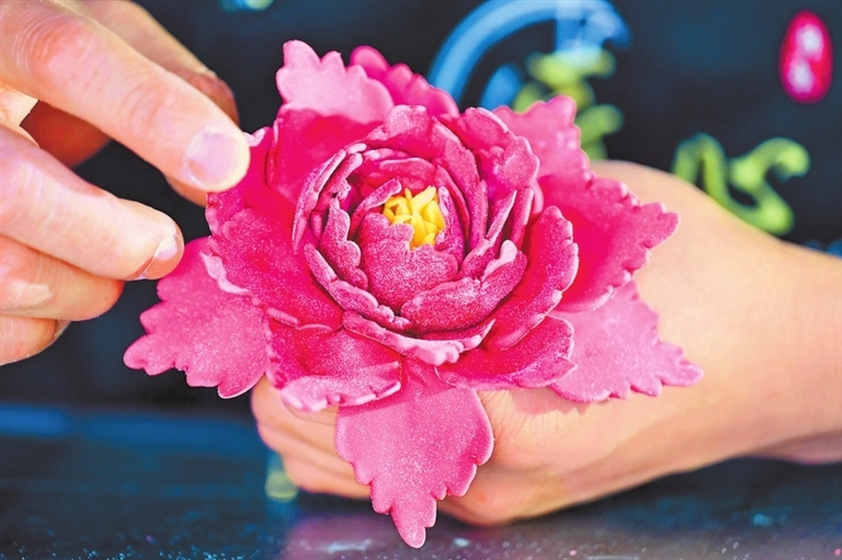 Peony flower steamed buns: A blooming taste of Luoyang