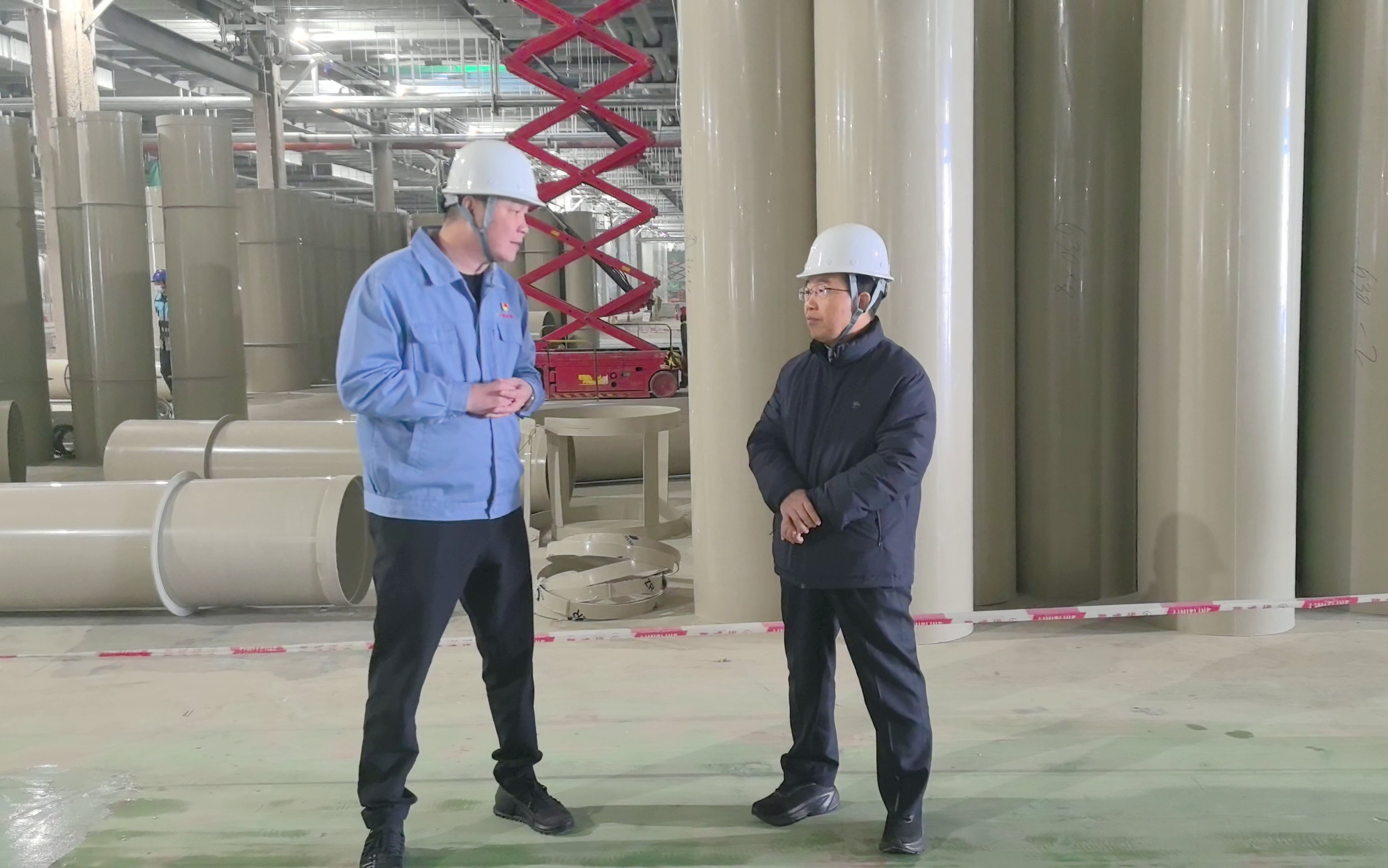 平煤神马集团党委书记、董事长李毛到平煤隆基公司调研项目建设时强调 按照“七字要诀”加力加速推进建设进度