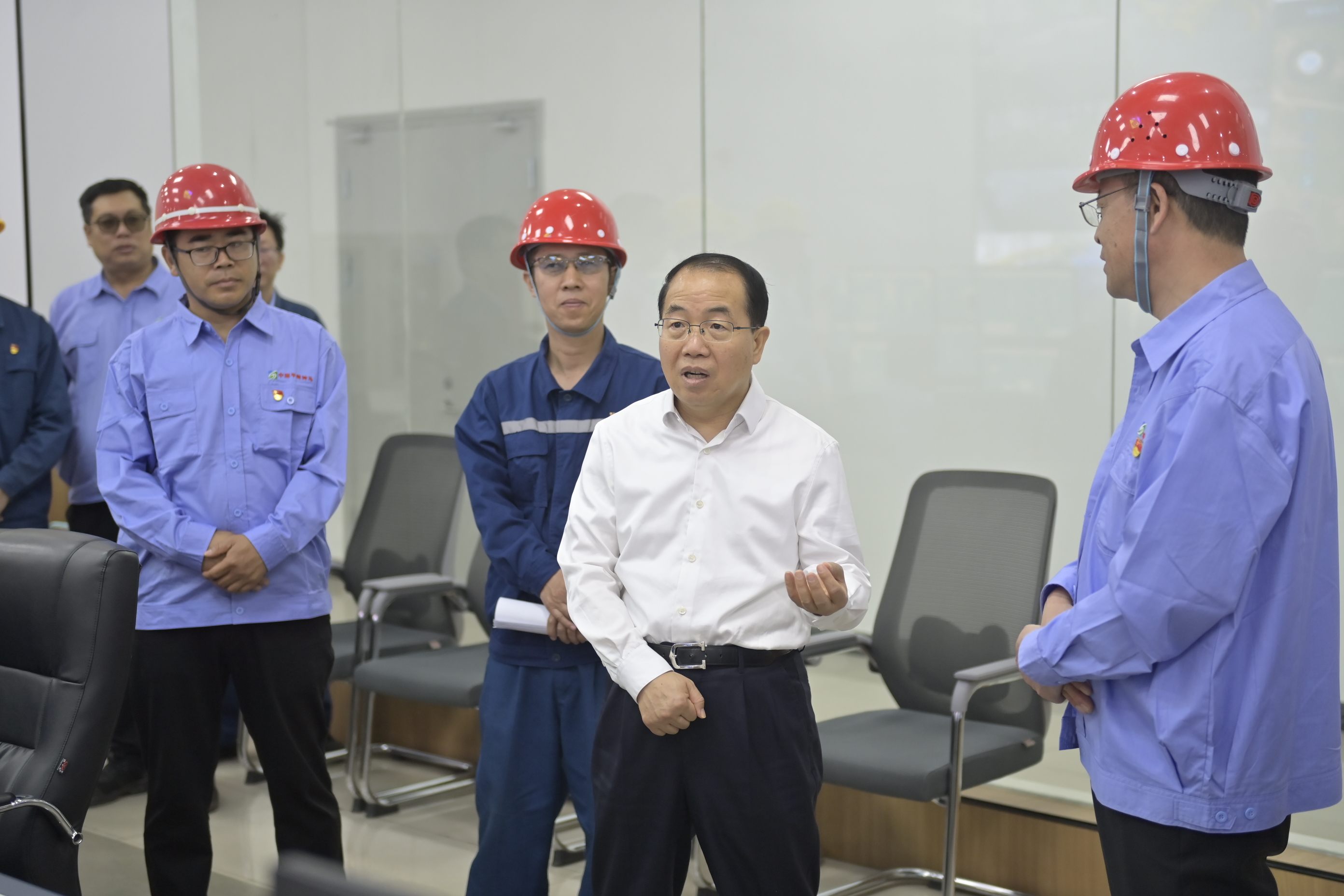 平煤神马集团党委书记、董事长李毛到集团企业和混合所有制企业调研时强调 优势互补 高质高效推进各项工作