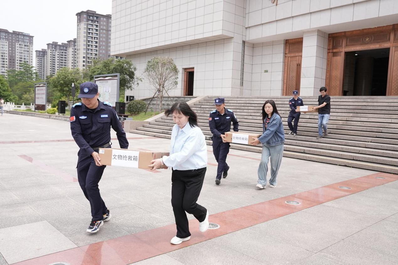 新县开展企事业单位火灾应急疏散演练