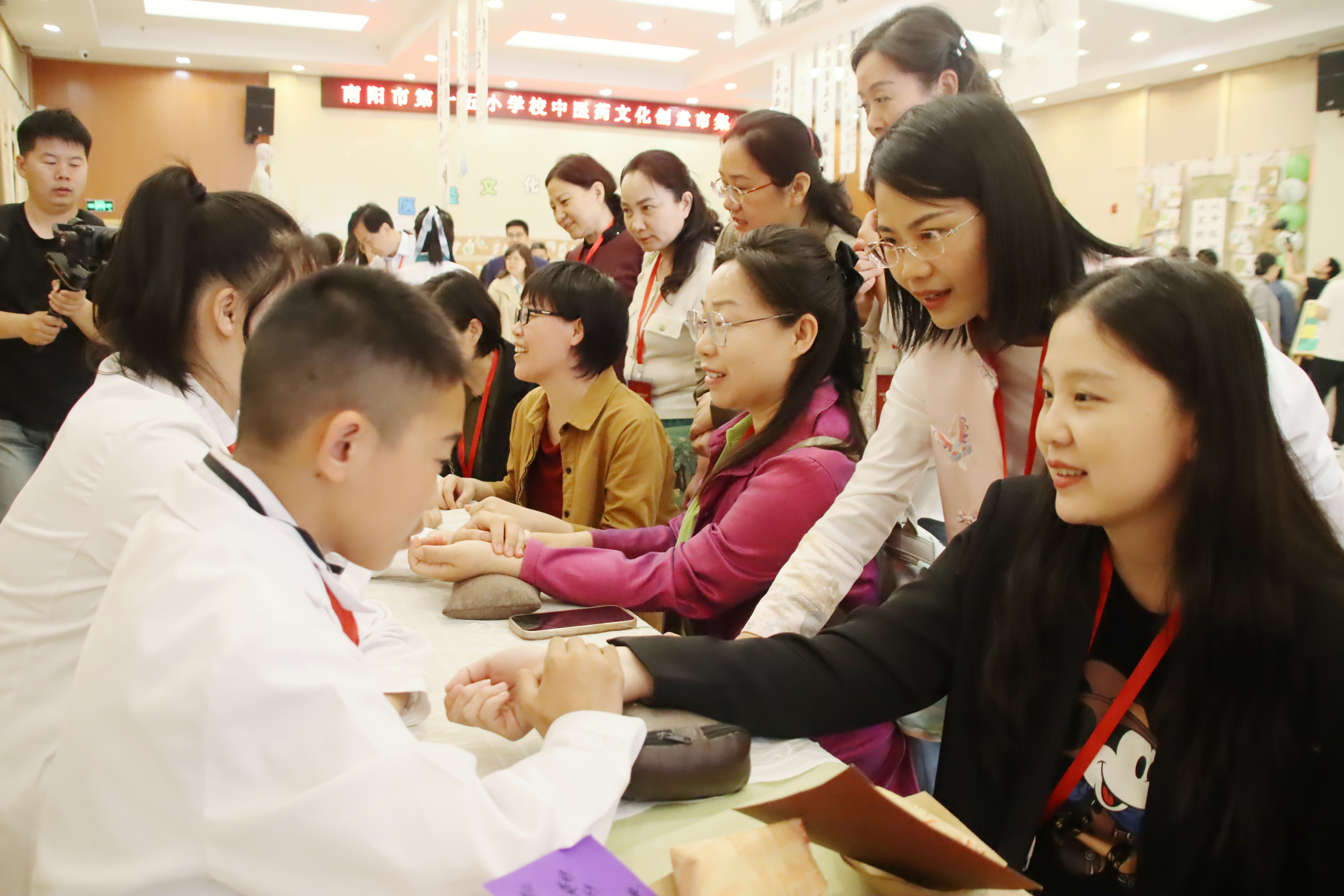 2025年河南省中小学德育工作会议召开