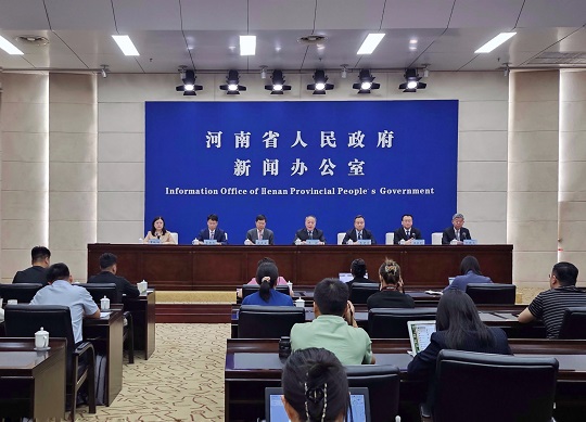 河南省奮戰(zhàn)二季度確?！半p過半”系列政策措施新聞發(fā)布會