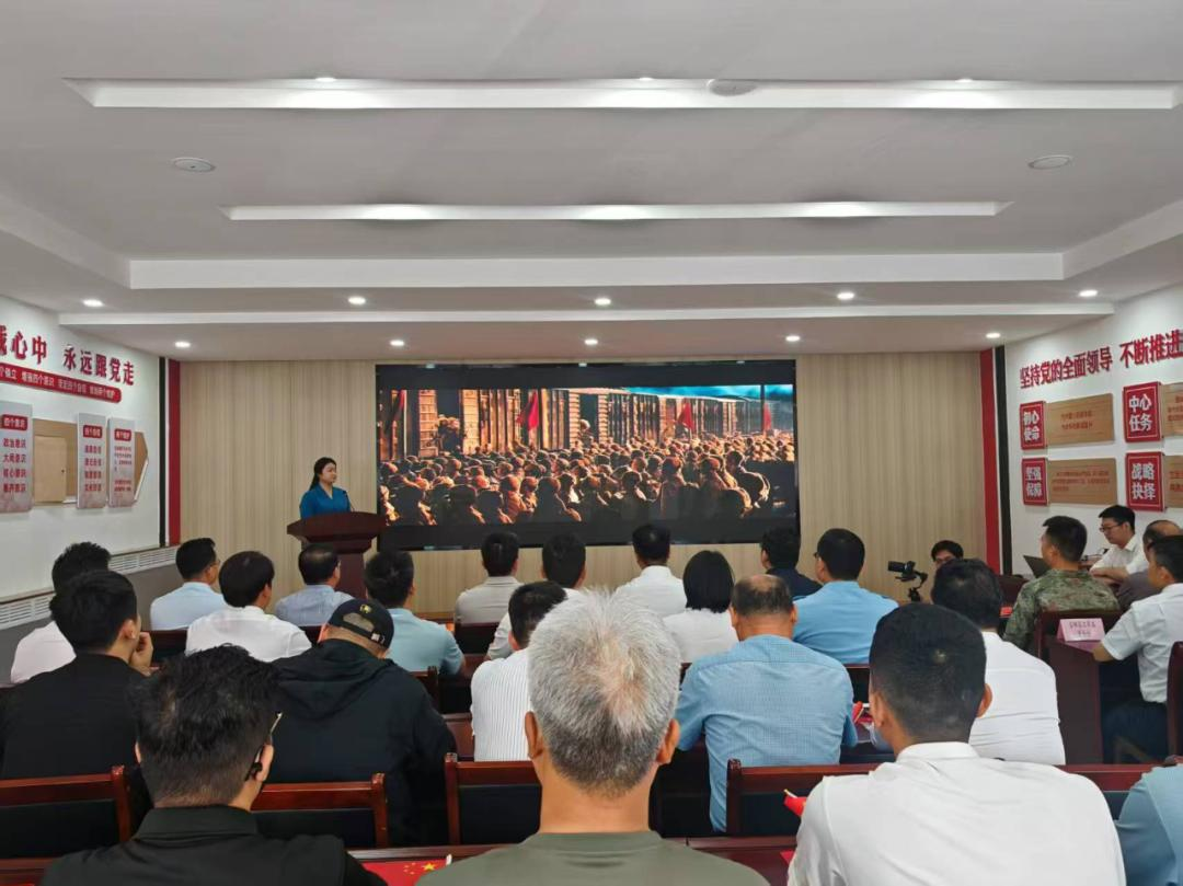 洛阳市退役军人思政大课堂“首课”在市烈士陵园开讲