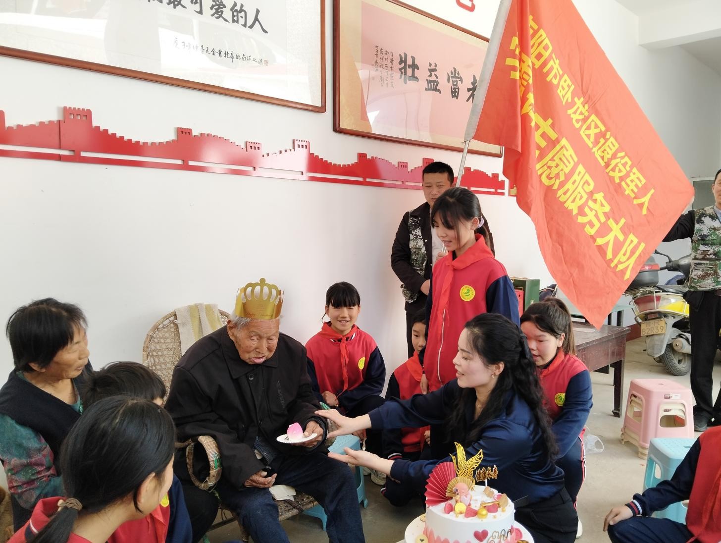 南阳市卧龙区：致敬不朽功勋 传承英雄精神
