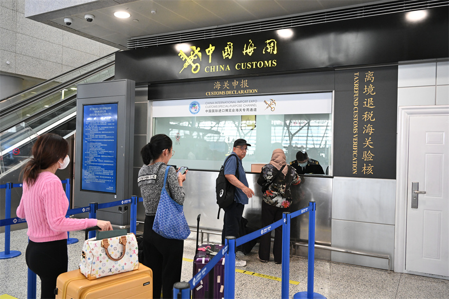 Foreign visitors impressed by easier sales tax refunds