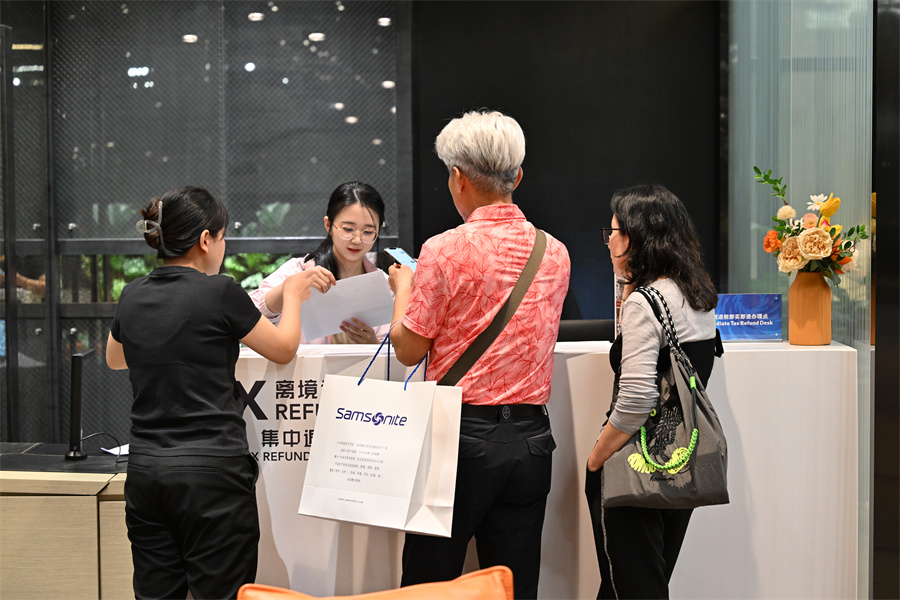 Foreign visitors impressed by easier sales tax refunds