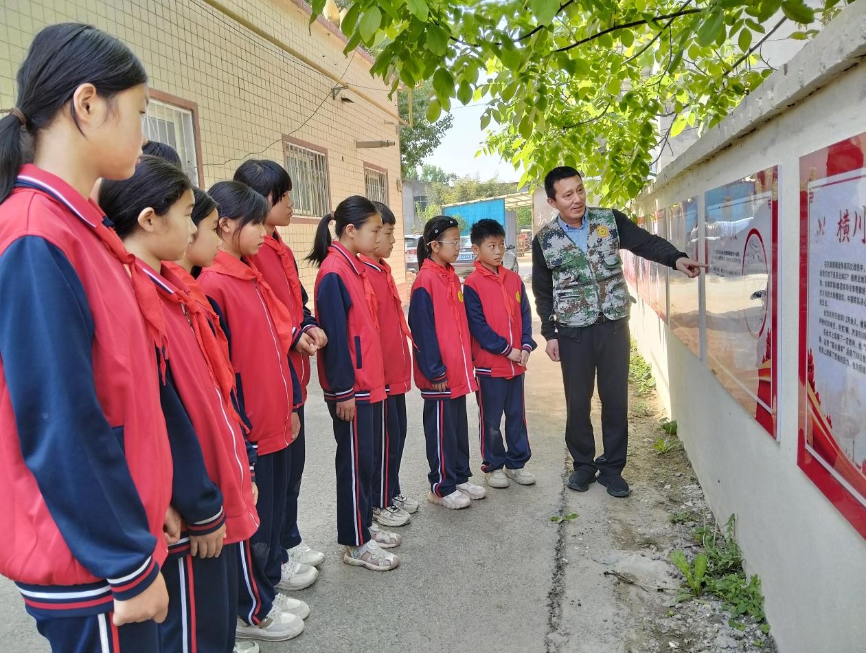 南阳市卧龙区：致敬不朽功勋 传承英雄精神