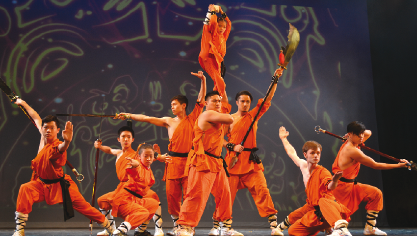 Shaolin kung fu amazes Eurasian journalists