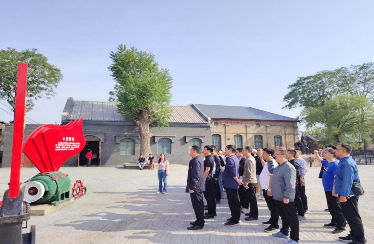 河南理工大学数学与应用数学系党支部开展“锤炼过硬作风，永葆党员本色”主题党日活动