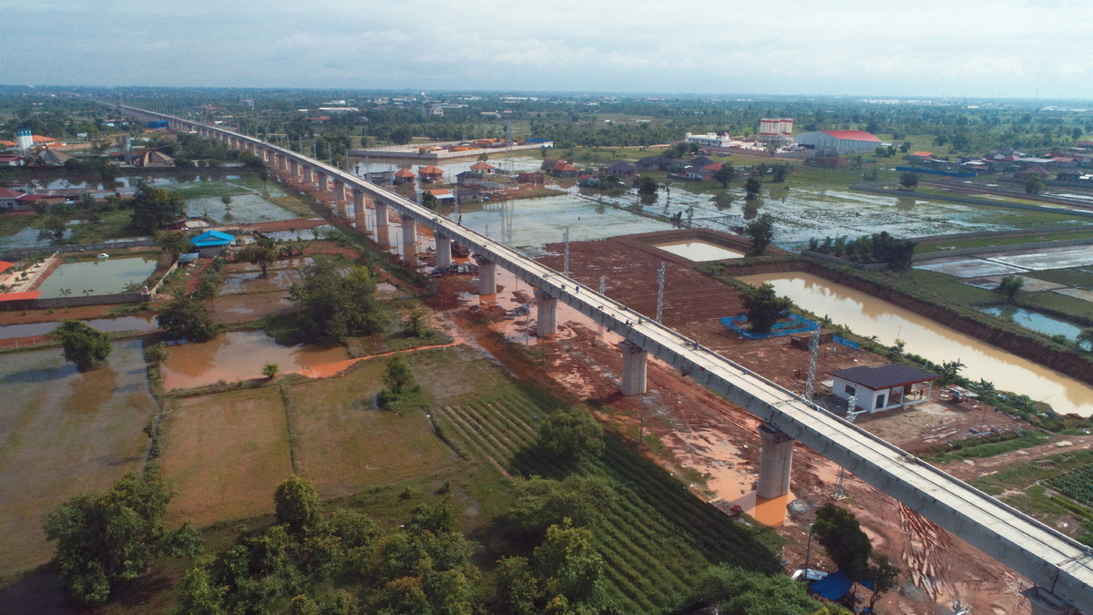 China's railway construction gathers pace in first four months