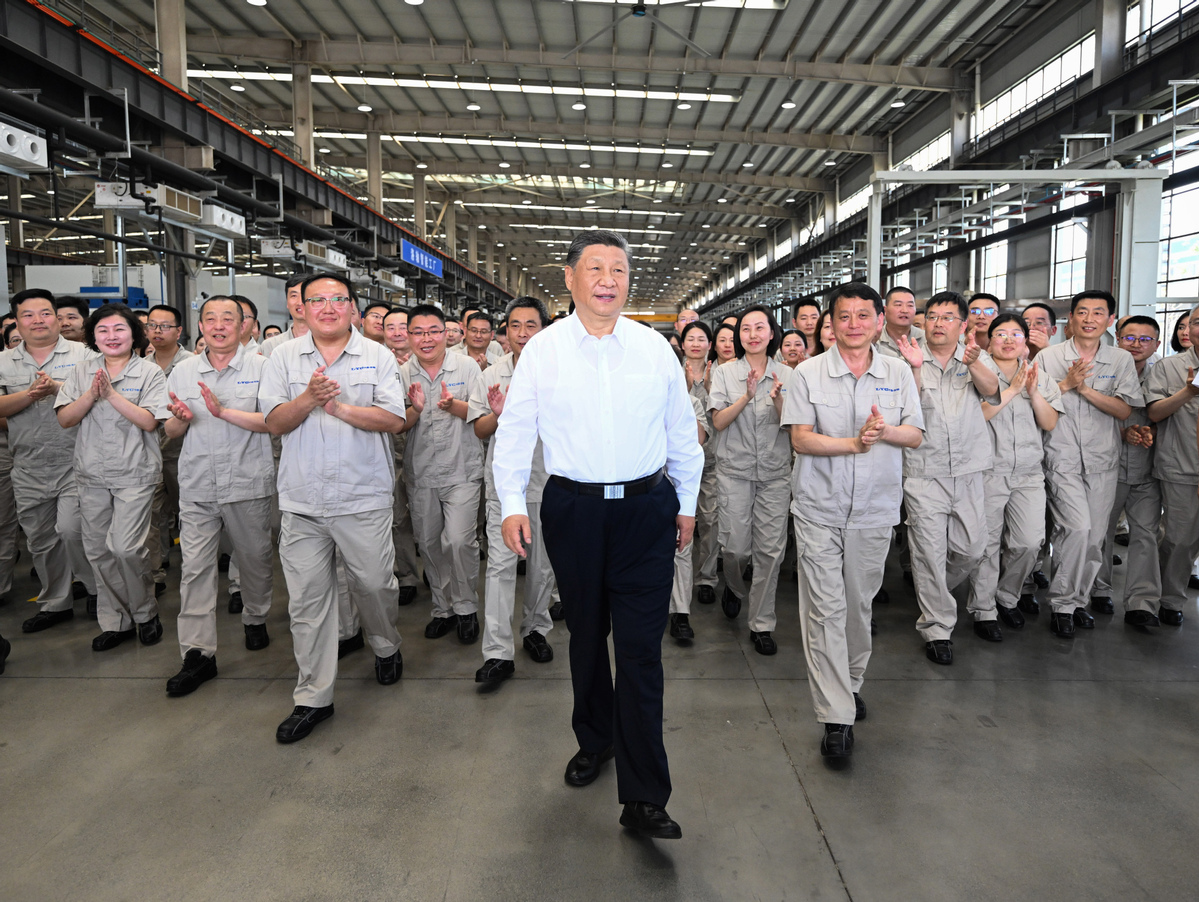 Xi calls for stronger manufacturing industry to advance Chinese modernization
