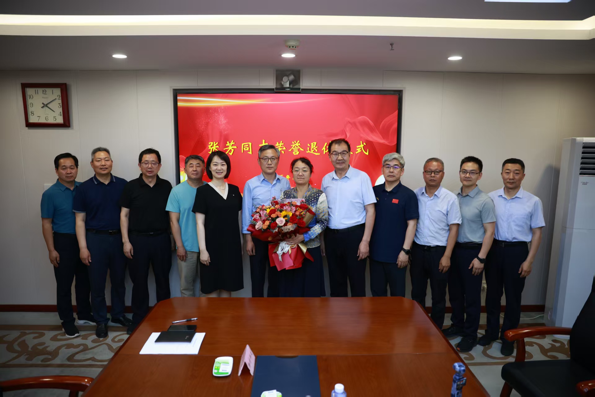 省科技厅举行干部荣誉退休仪式