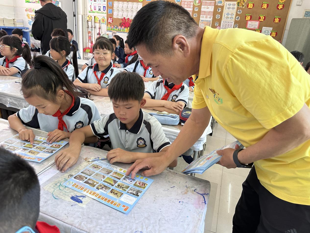  商丘市梁园区老兵宣讲团开展水上安全知识宣讲进校园活动