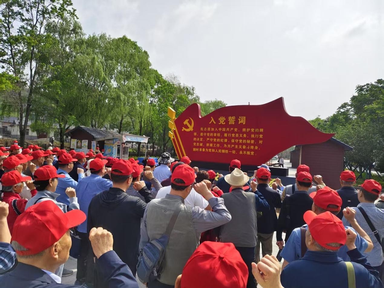 信阳：开展“老兵永远跟党走”主题党日活动