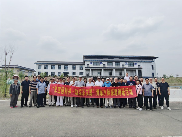 省水利厅组织离退休干部参观学习引江济淮工程