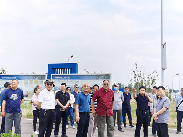 省水利厅组织离退休干部参观学习引江济淮工程