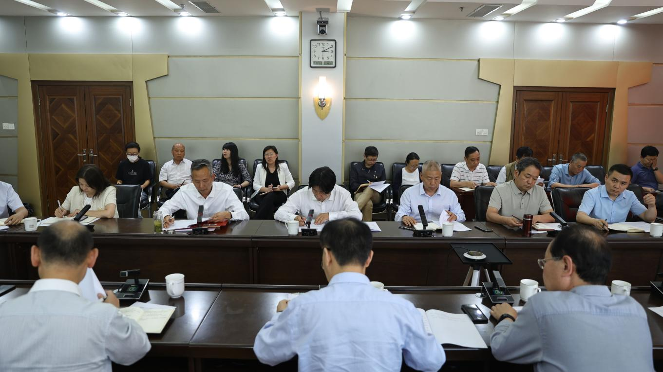 省文化和旅游厅机关党委党支部与河南博物院党委结对开展“深入贯彻中央八项规定精神”主题党日活动