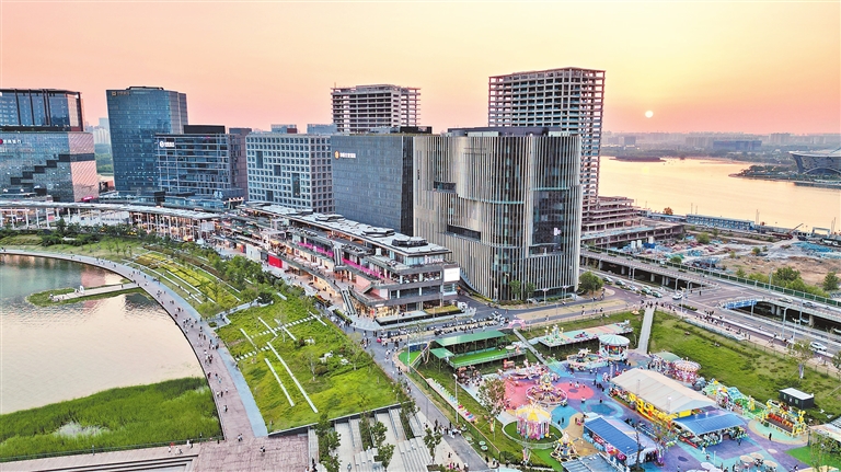 Longhu Financial Island: A shoppers' paradise