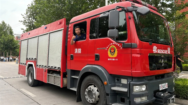 你奔赴考场的每一步，他们与你并肩战斗！