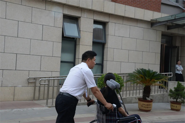 你奔赴考场的每一步，他们与你并肩战斗！