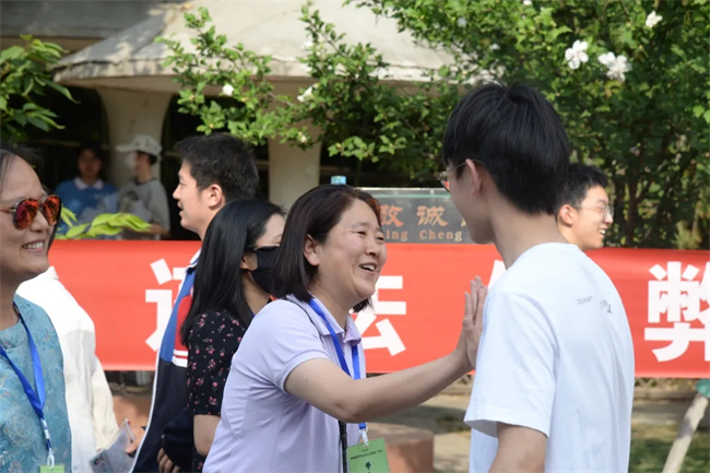 开考啦！多视角直击2025河南高考现场