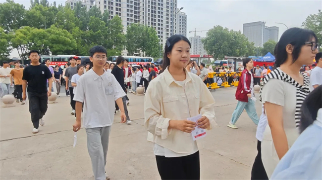 开考啦！多视角直击2025河南高考现场