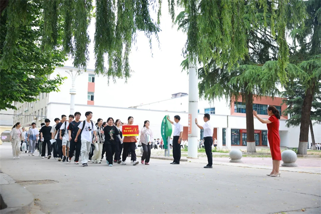 开考啦！多视角直击2025河南高考现场