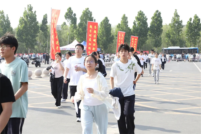 开考啦！多视角直击2025河南高考现场