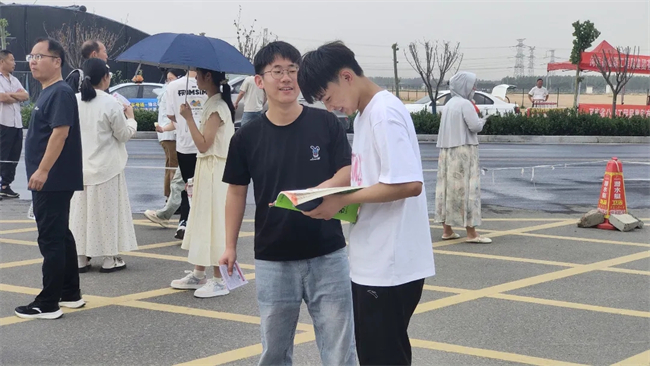 开考啦！多视角直击2025河南高考现场
