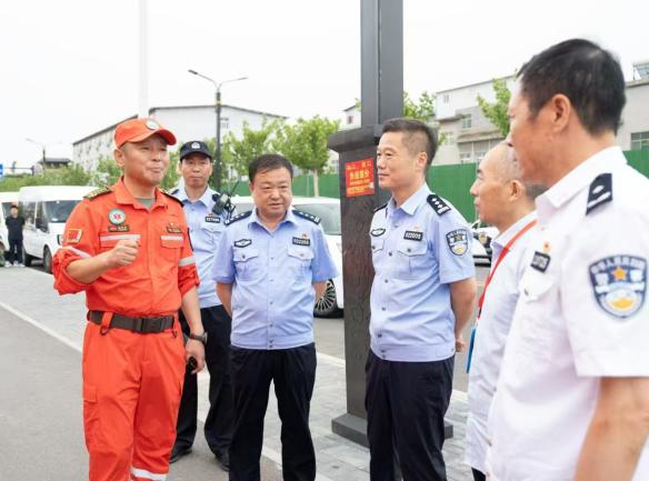 护航高考 退役军人在行动