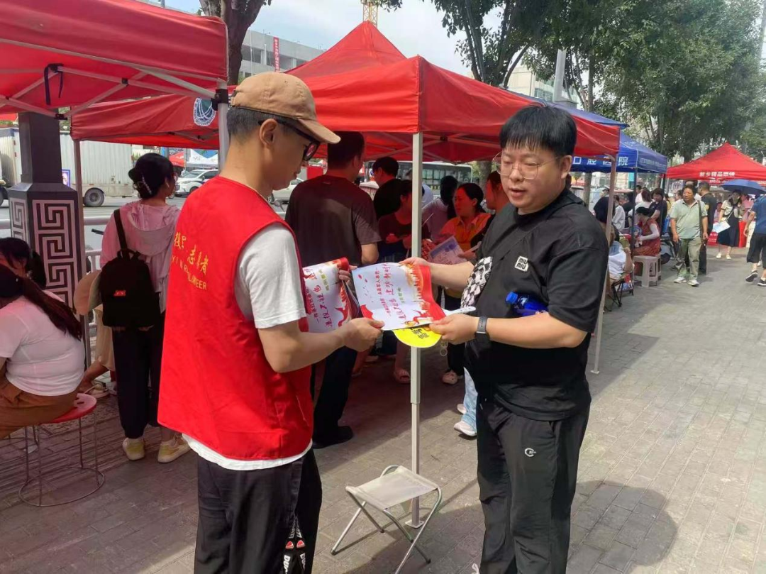 护航高考 退役军人在行动