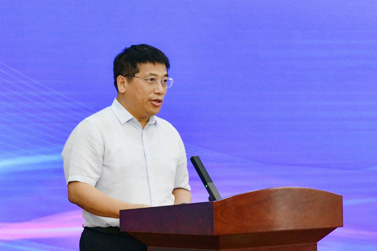 河南省市场监管局与京东、苏宁、美团、饿了么、快手等电商平台签订《强化政企协作 共促平台经济发展备忘录》