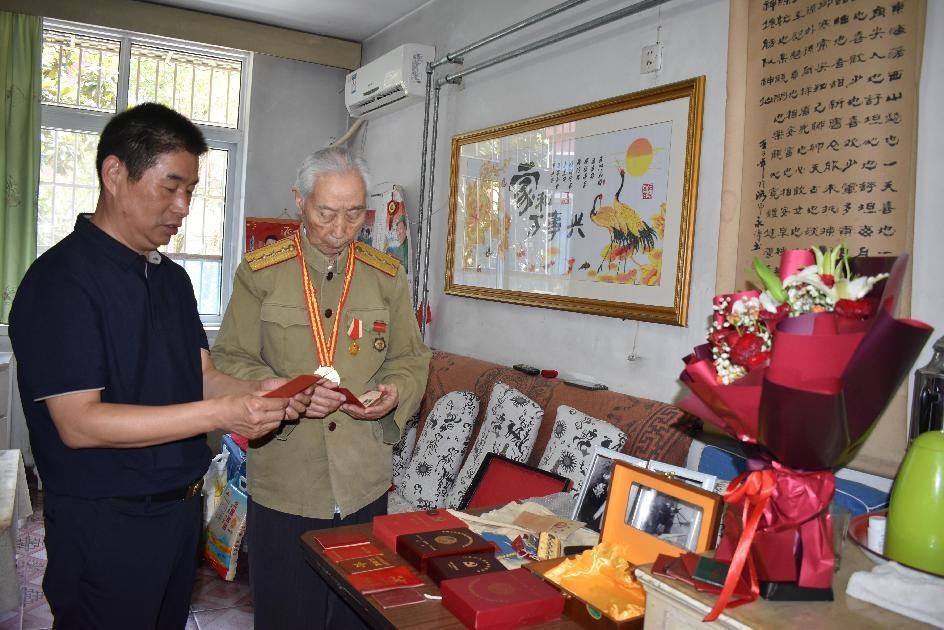 洛阳涧西慰问抗战老兵  聆听烽火岁月 传承红色基因 