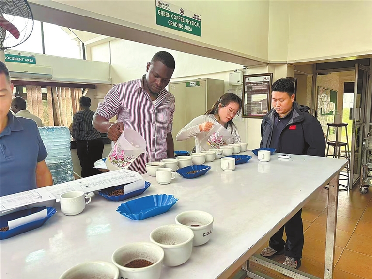 畅卖全球 河南有一套丨这里有一杯咖啡香飘世界 濮阳咖啡：向全球分享河南制造