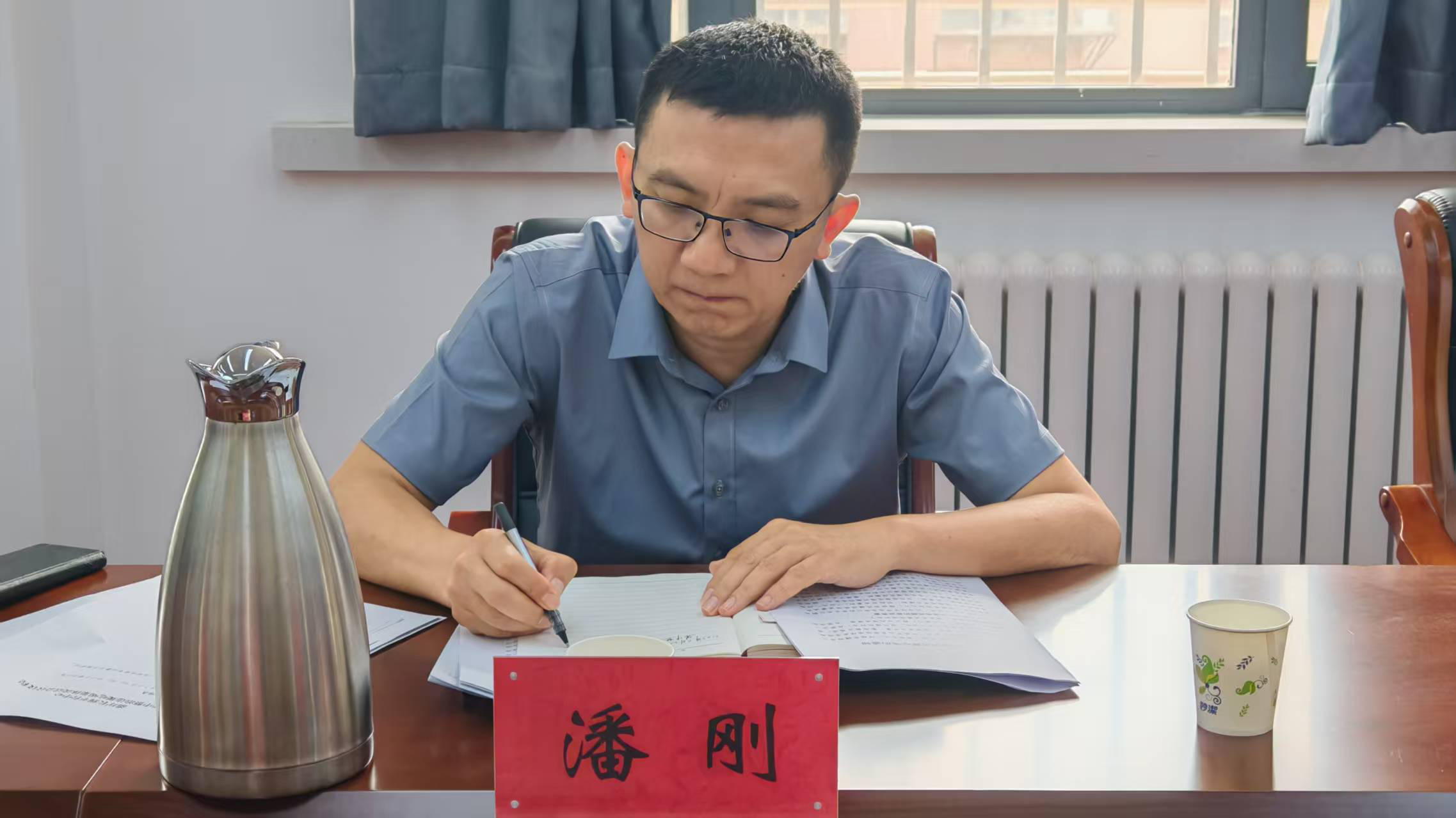 省科技厅党组成员、副厅长潘刚一行到省科研平台服务中心专题调研违规吃喝专项整治工作