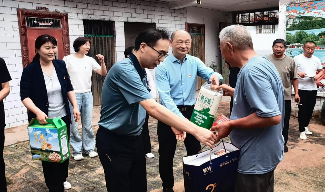 省文化和旅游厅机关党委党支部与尉氏县枣朱村党支部开展联学共建活动