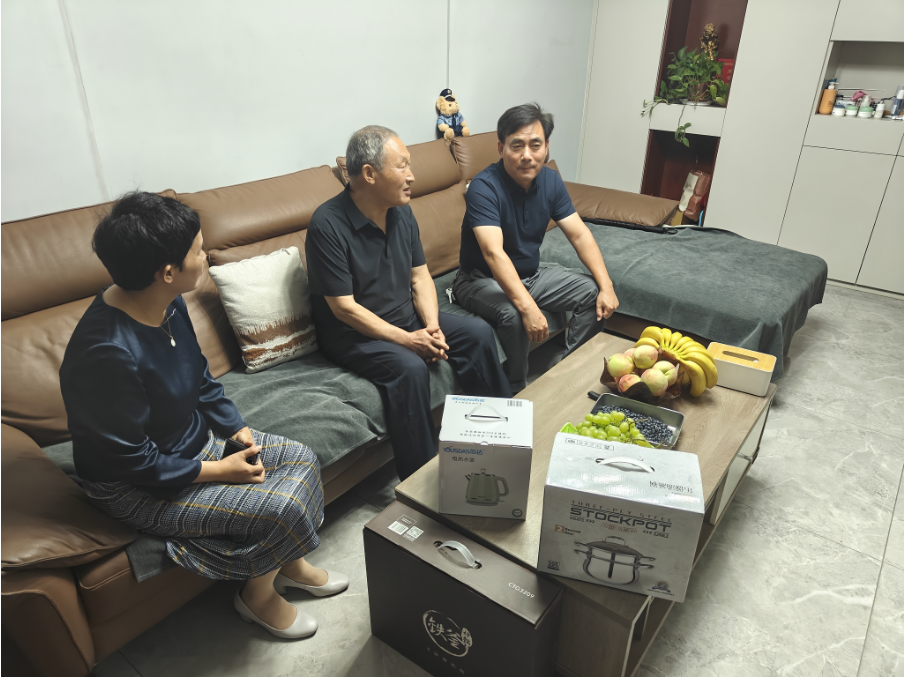 鲁山县审计局开展“七一”走访慰问老党员活动