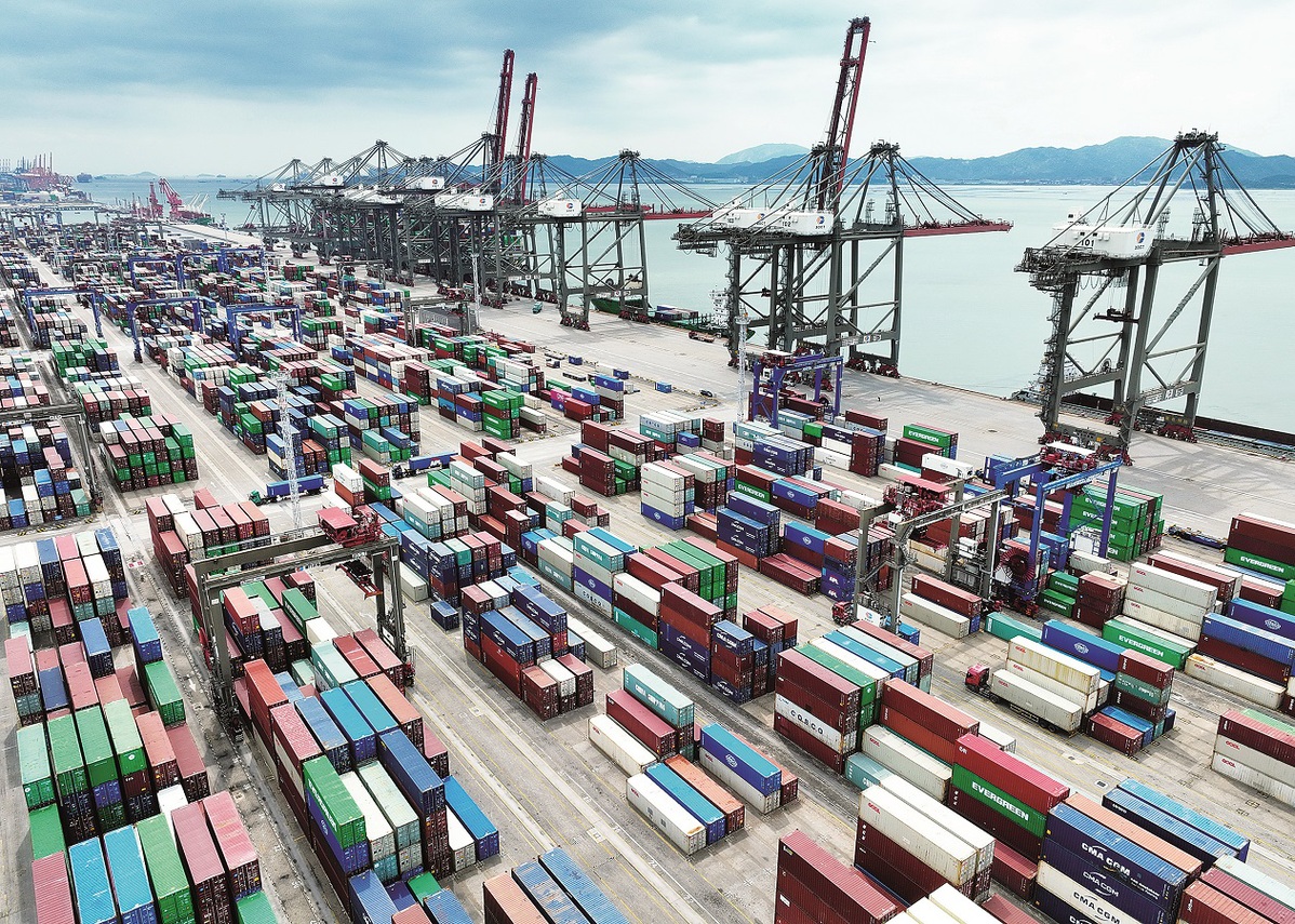 Xi pointed way for Xiamen's prosperity