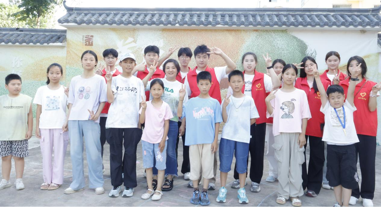 党建引领聚合力 推普实践筑青春——信阳职业技术学院语言与传媒学院学工党支部开展“爱语推普筑梦青春”暑期社会实践活动