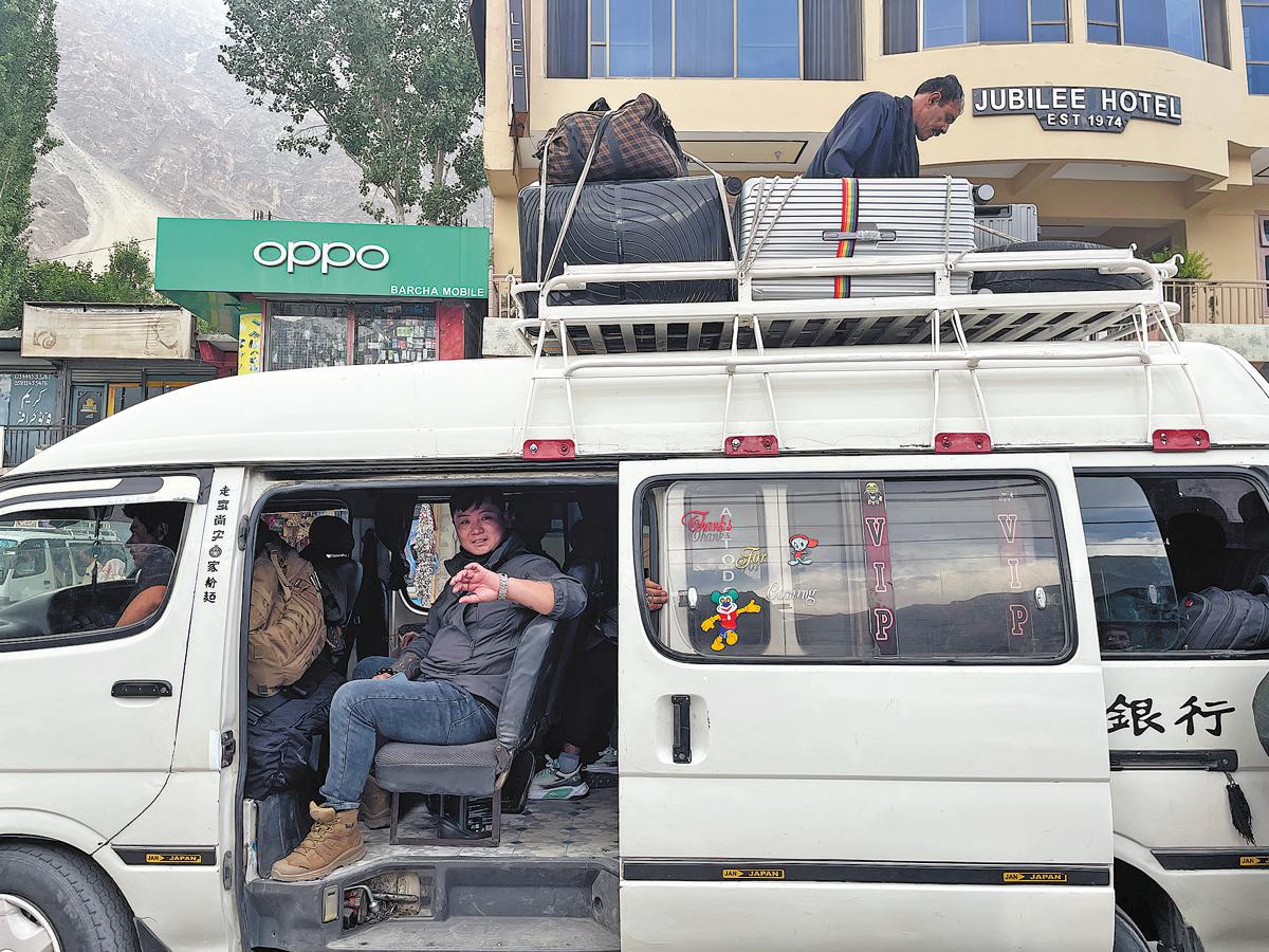 Adventurous souls take flight with weekend international travel