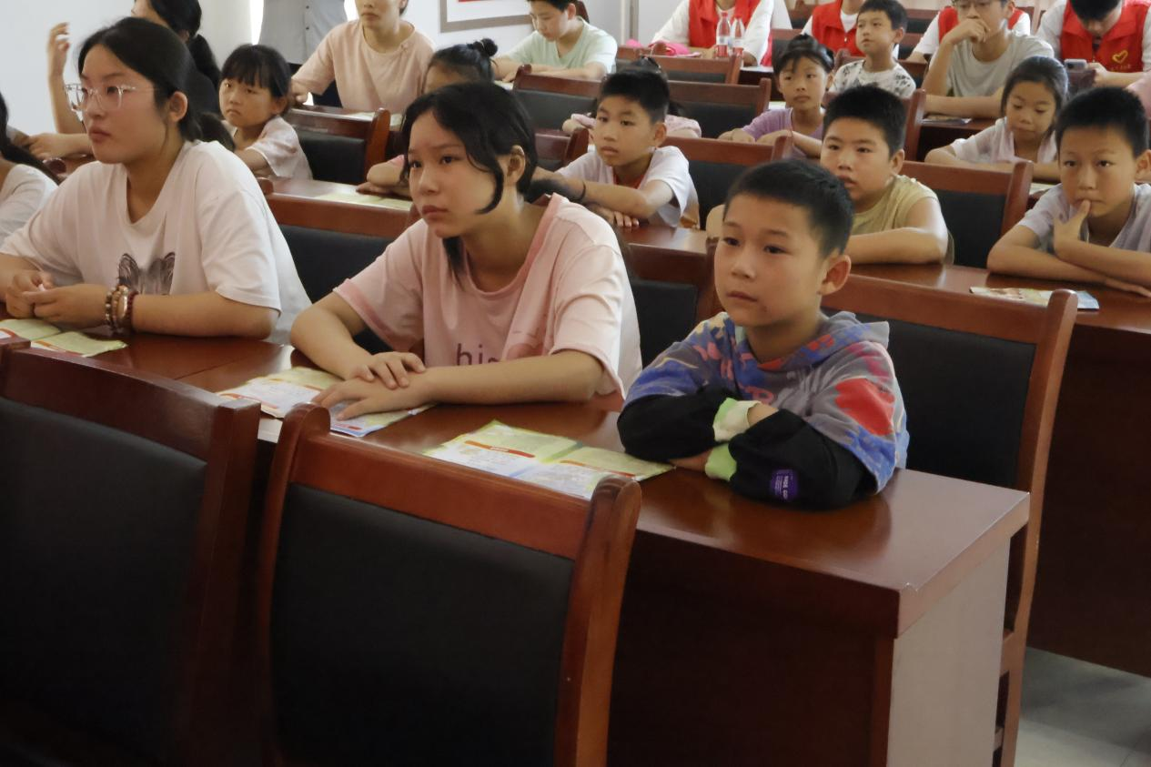 党建引领聚合力 推普实践筑青春——信阳职业技术学院语言与传媒学院学工党支部开展“爱语推普筑梦青春”暑期社会实践活动