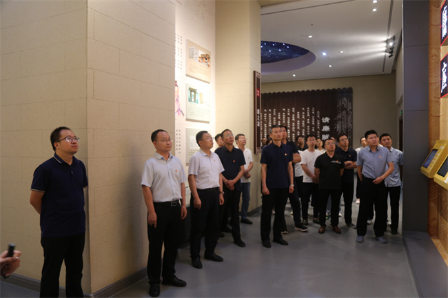 传承红色基因 筑牢廉政防线——鹤壁能源化工职业学院开展红色教育暨廉政警示专题培训活动
