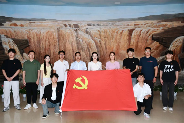 河南职业技术学院汽车与交通学院党总支开展“寻根黄河文化 赓续红色血脉”主题党日活动
