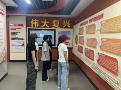 河南经贸职业学院教师党支部创新开展“十个一”毕业生党员离校教育