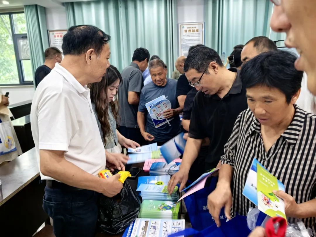 济源林业局组织开展“送政策 惠民生”文明实践主题活动暨“四送一助力”结对帮创行动