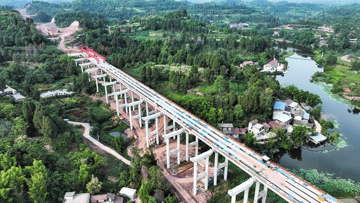 China's railway investment up 5.5 pct in H1