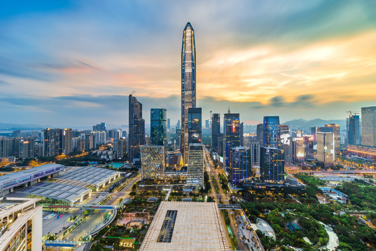 China's GDP expands 5.3 pct year on year in H1